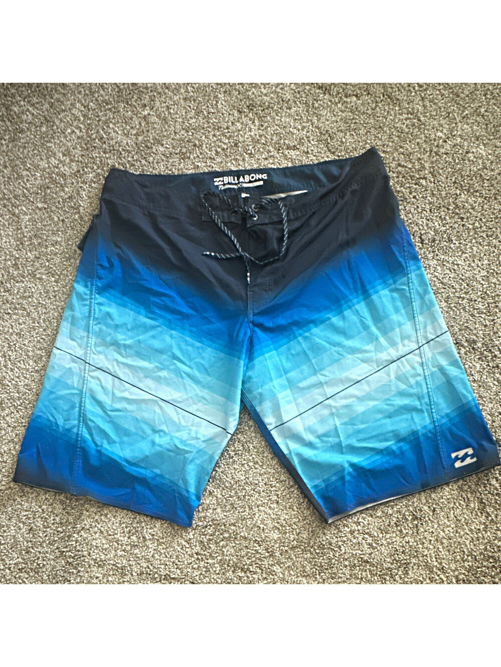 Billabong Platinum X Fluid Men's 32 Colorblock Board Shorts Blue/Black